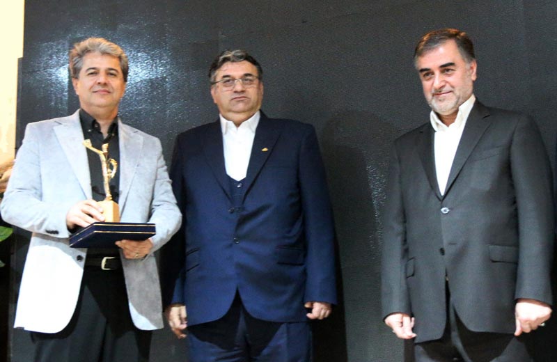 اعطای تندیس صنعتگر نمونه استان مازندران با حضور استاندار مازندران و نمایندگان 