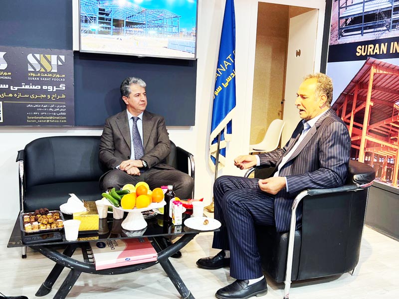 حضور مهندس شیخ احمد حبیبی مدیر عامل شرکت سبلان سوله کاران و مهندس امید شکوهمند در غرفه سوران صنعت فولاد - همایش سازه و فولاد 2023